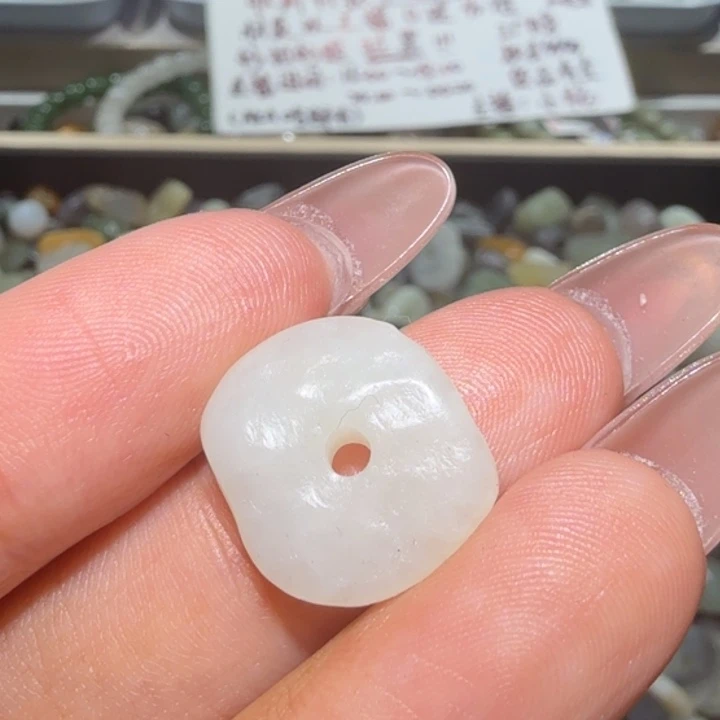 和田玉未镶嵌珠宝半成品