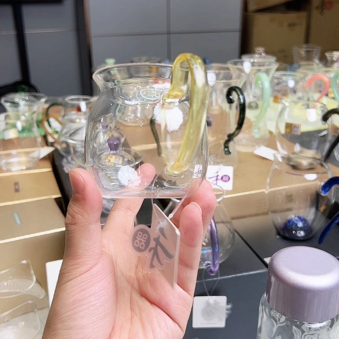 美满浅黄色。。。。。。