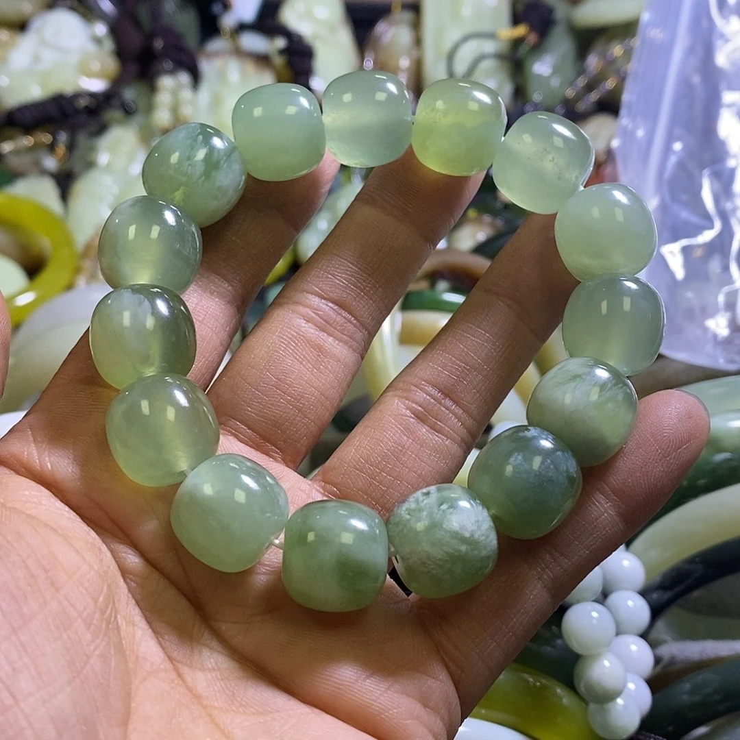 岫玉未镶嵌手链一个