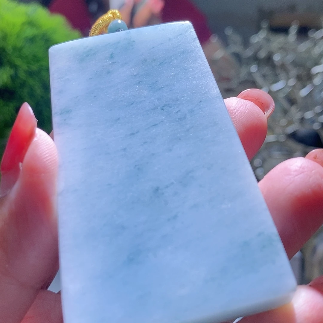 【闪购商品】翡翠未镶嵌颈饰无事