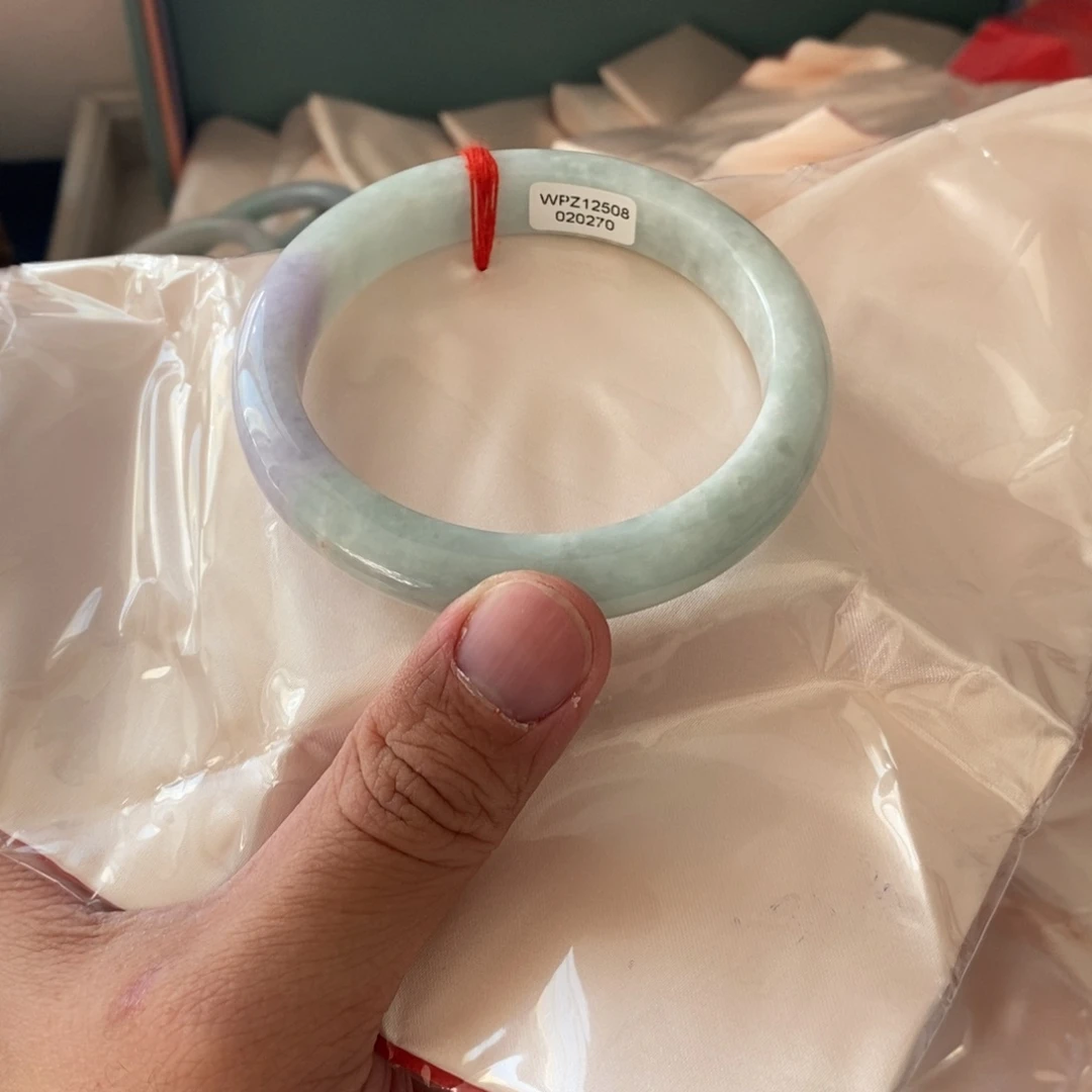 酸***粉翡翠未镶嵌手镯62.8