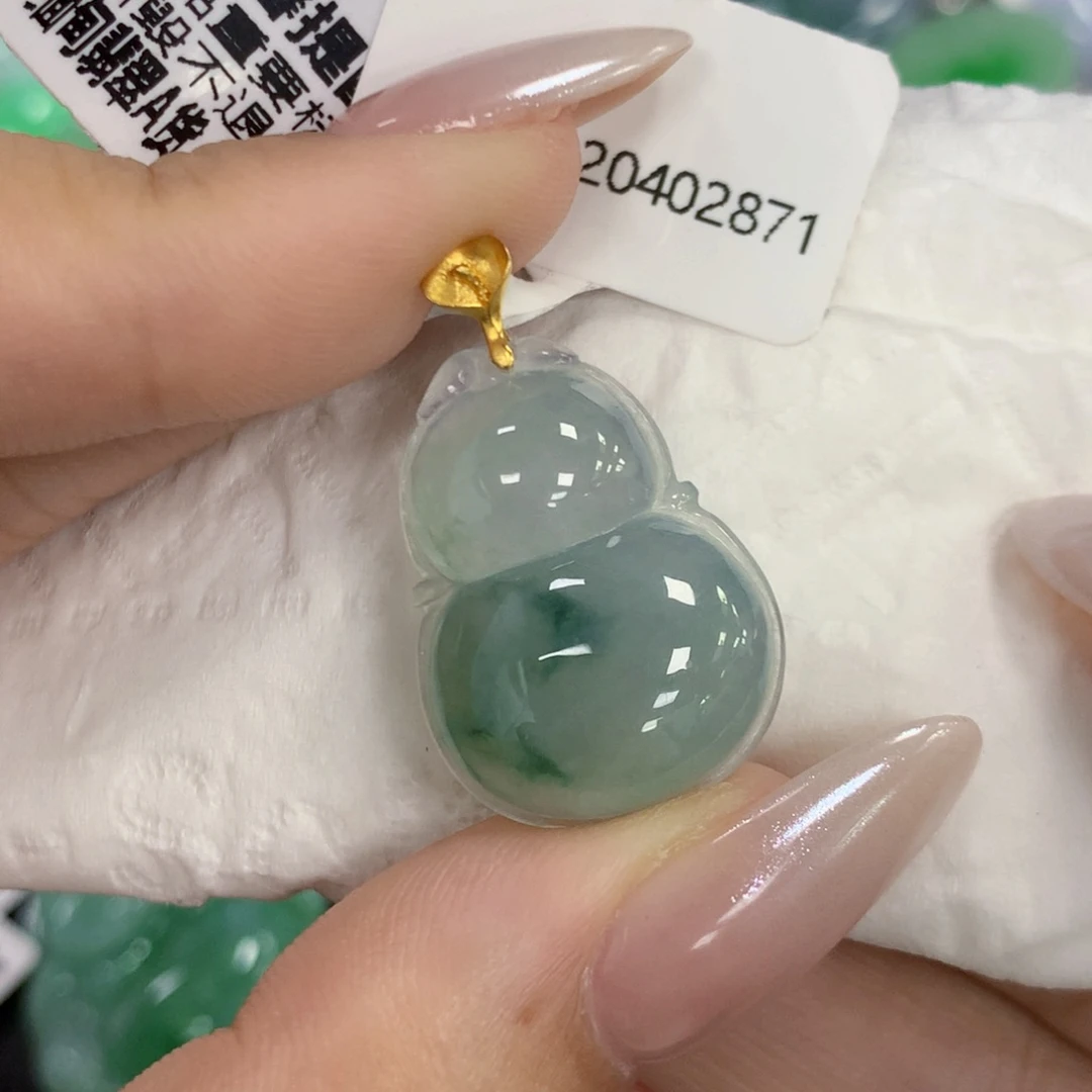 颈饰18K金镶嵌翡翠