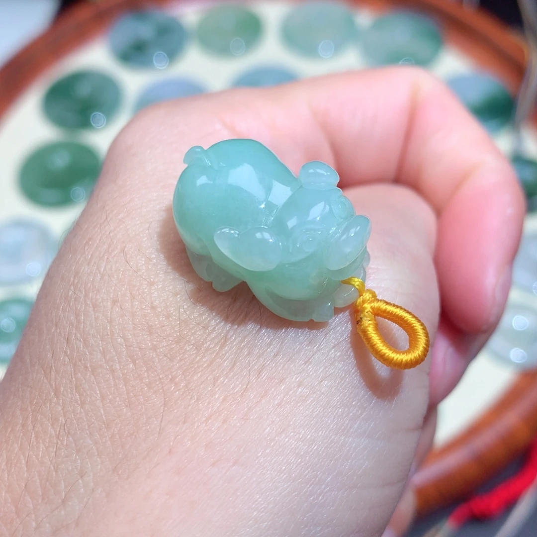 翡翠未镶嵌颈饰翡翠吊坠