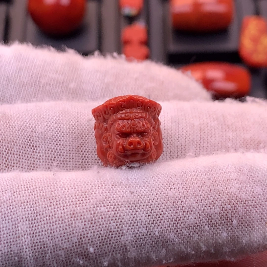 南红玛瑙未镶嵌精工雕刻三面佛13mm