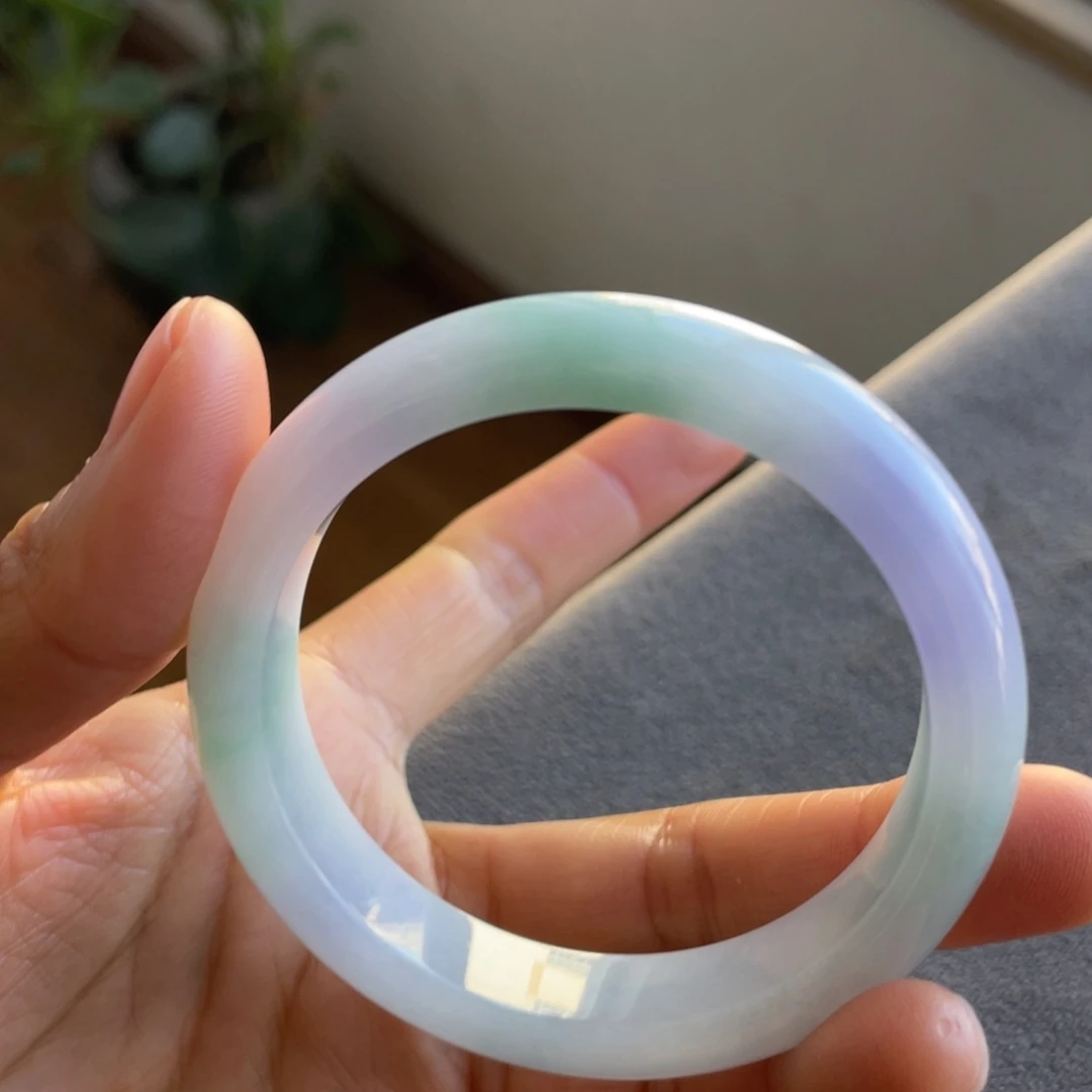 翡翠未镶嵌手镯春彩