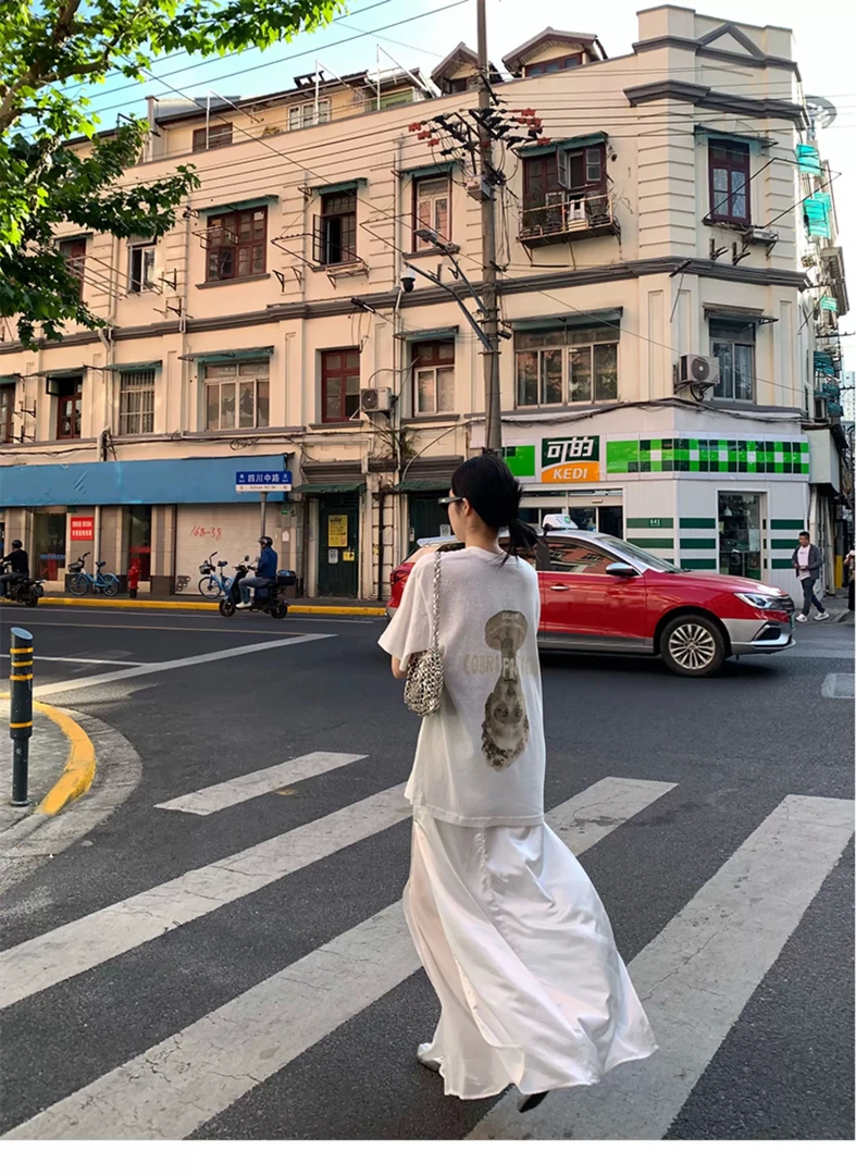 夏季新款时髦印花中袖圆领T恤女波光粼粼长款半身裙套装