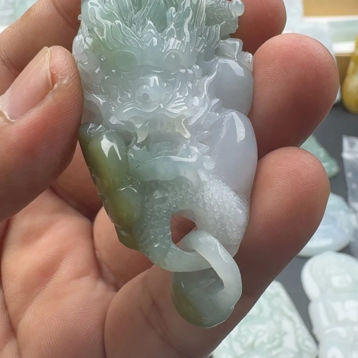 翡翠未镶嵌吊坠(不含链)三*天