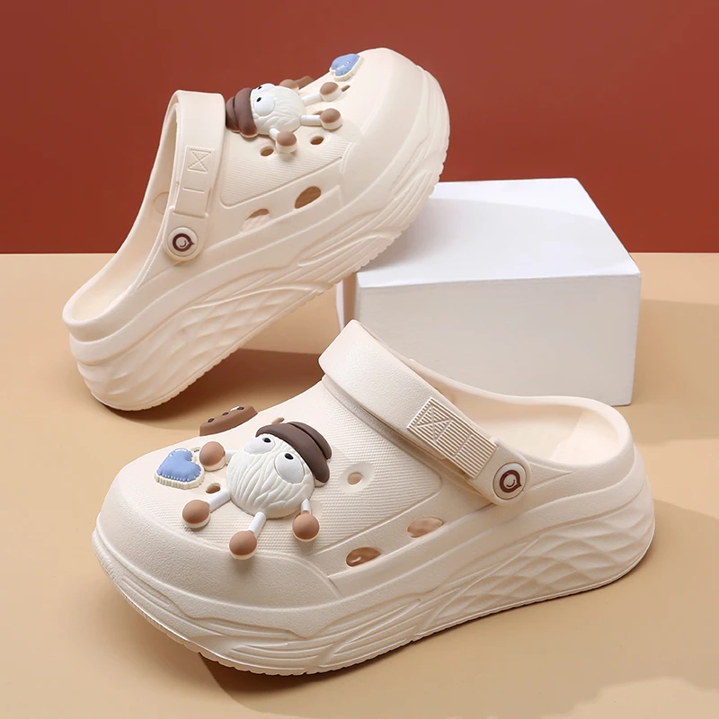 厚底洞洞鞋女款夏季外穿2025新款增高防滑踩屎感休闲透气网红凉拖