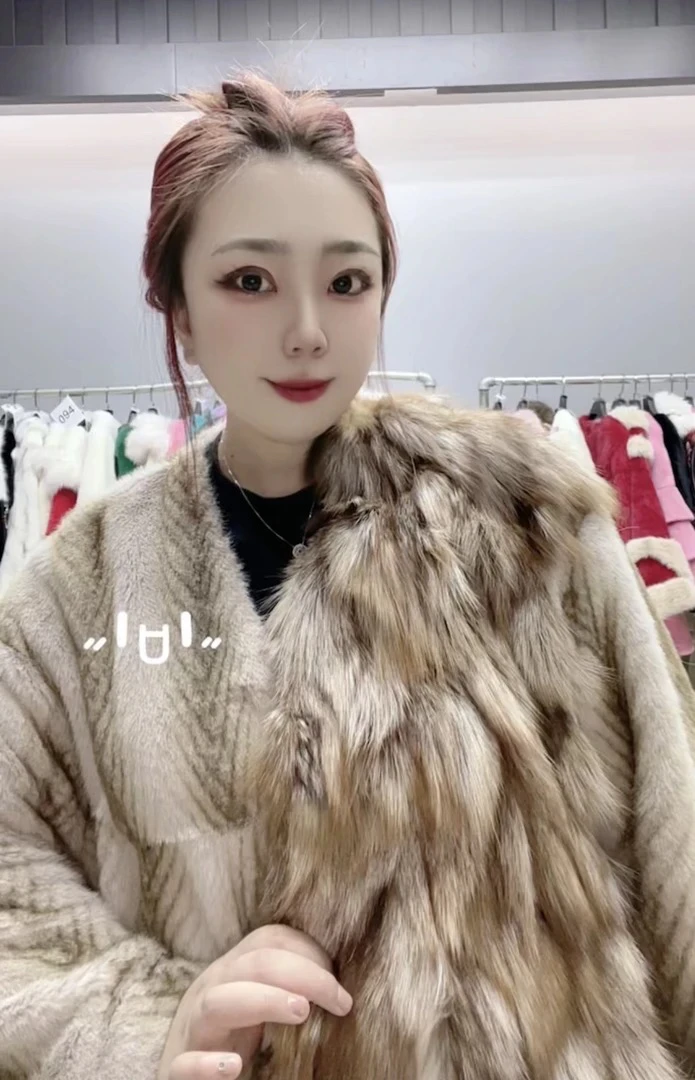 【婷婷链接】新款秋冬宽松休闲皮毛时尚设计毛毛外套短外套轻奢百搭