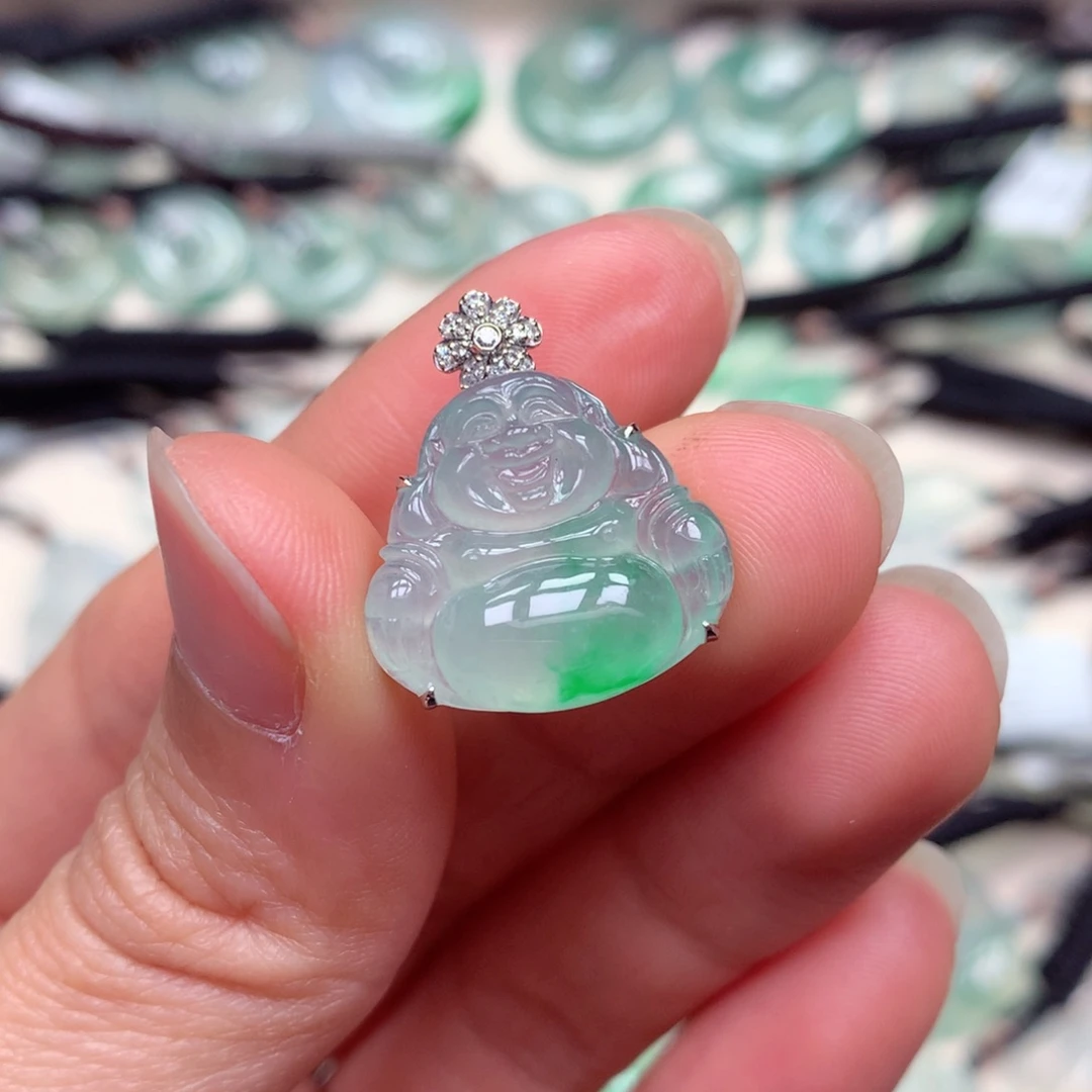 翡翠18K金镶嵌颈饰佛公