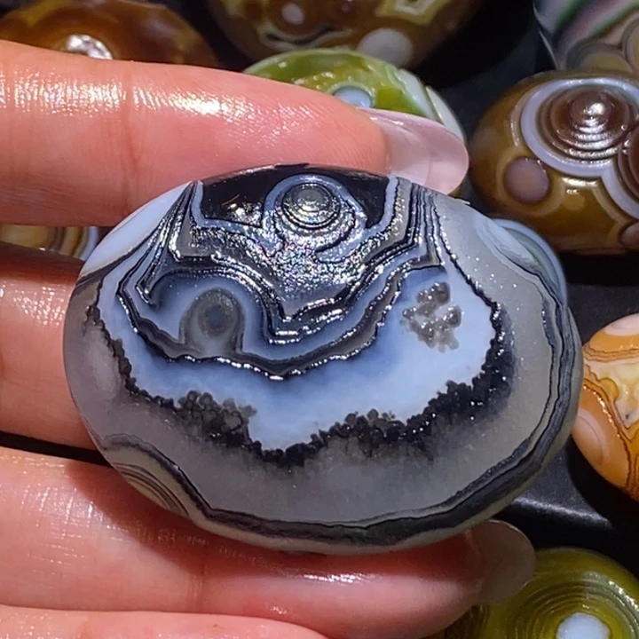 玛瑙/玉髓未镶嵌珠宝奇石35