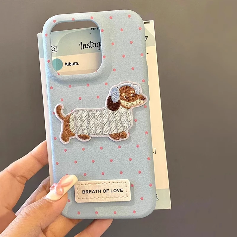 刺绣腊肠狗适用苹果16手机壳新款2025女款高级感iPhone15保护