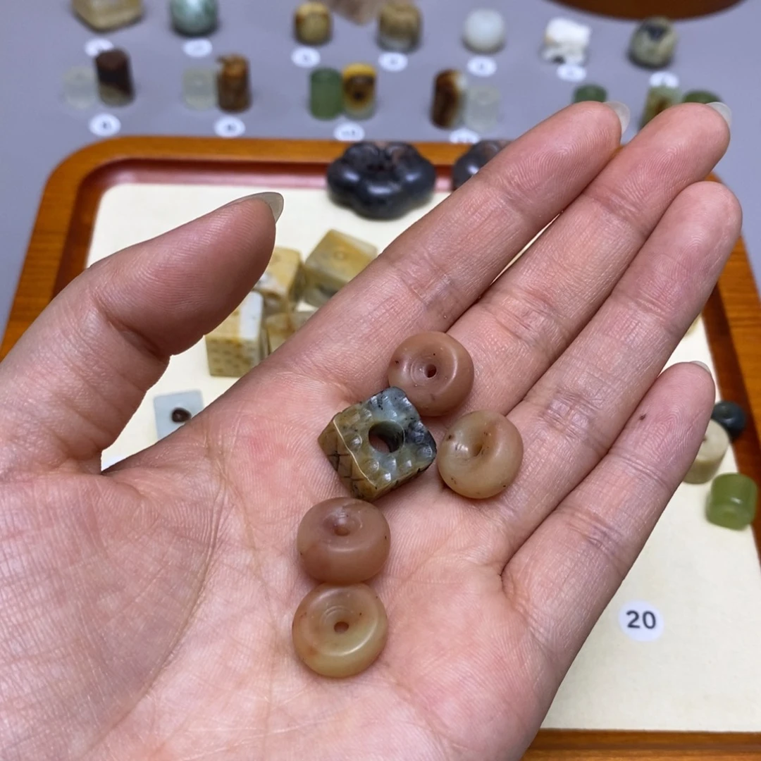 蛇纹石玉配饰合金乐*