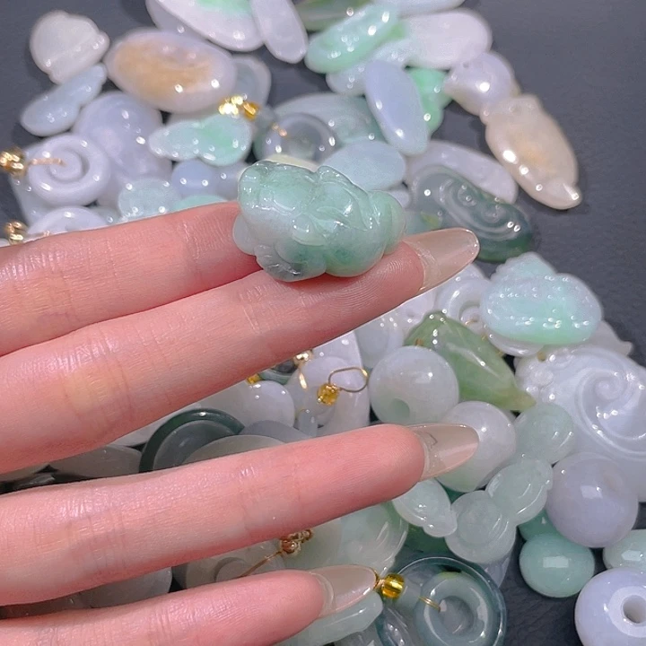 翡翠未镶嵌吊坠(不含链)