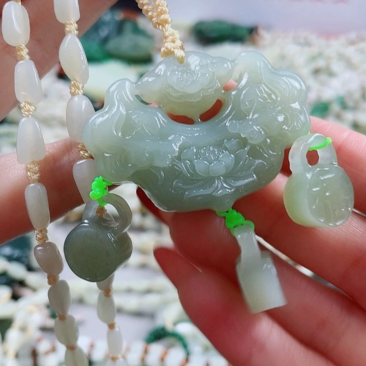 未镶嵌和田玉挂件