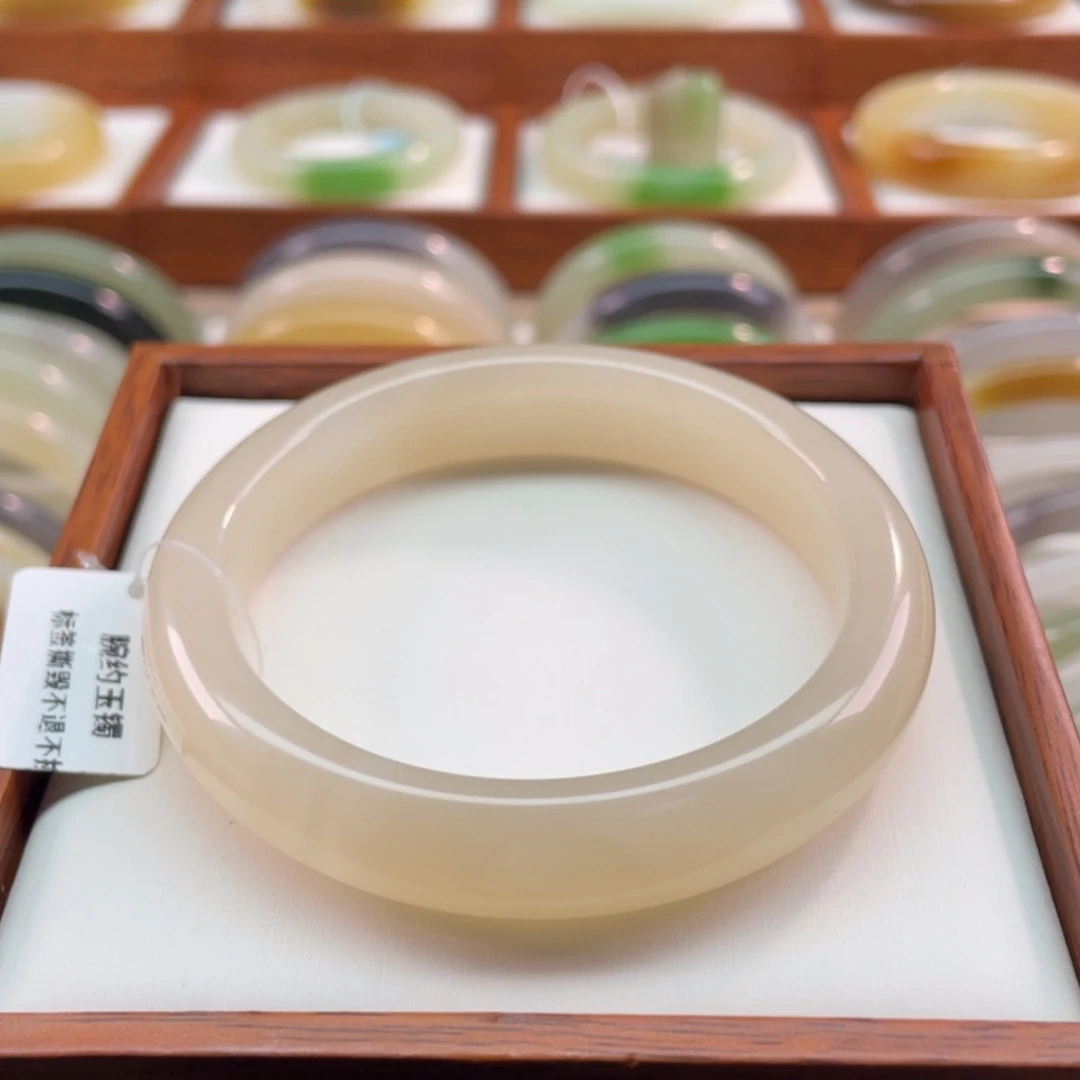 【闪购商品】和田玉手镯未镶嵌