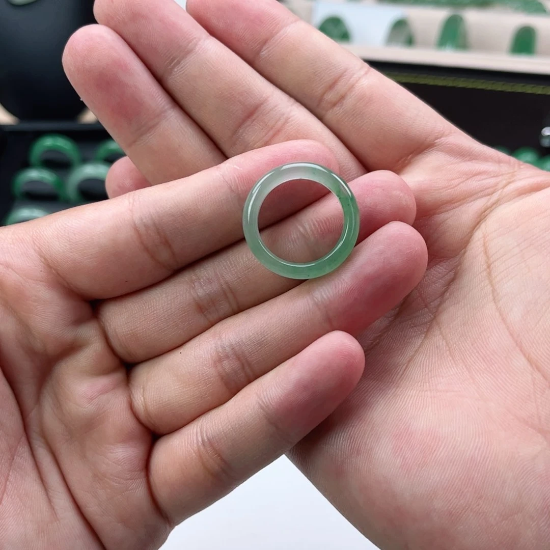 【闪购商品】未镶嵌戒圈石英质玉（非洲翠）香*