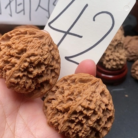 桃核吊坠48满天星核桃