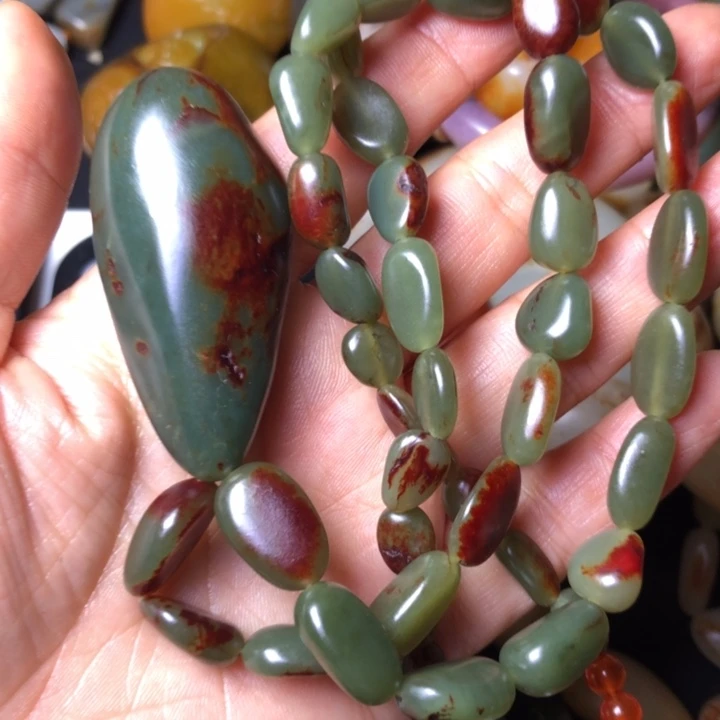 爱***人和田玉未镶嵌珠宝奇石