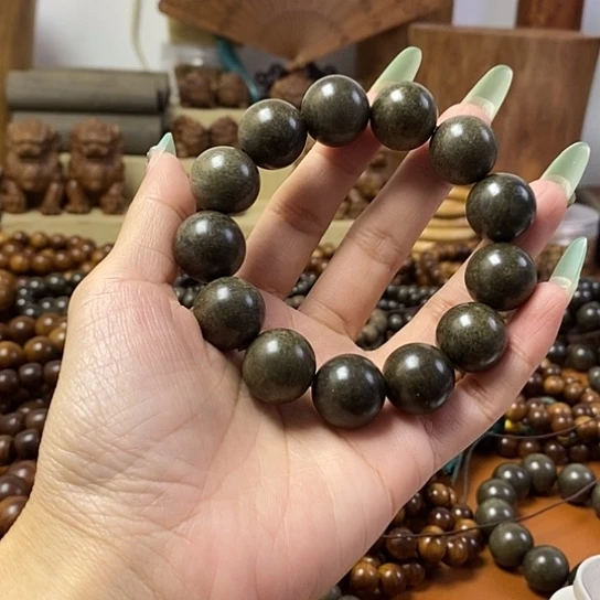 老山檀香微瑕疵阴沉1.8手串