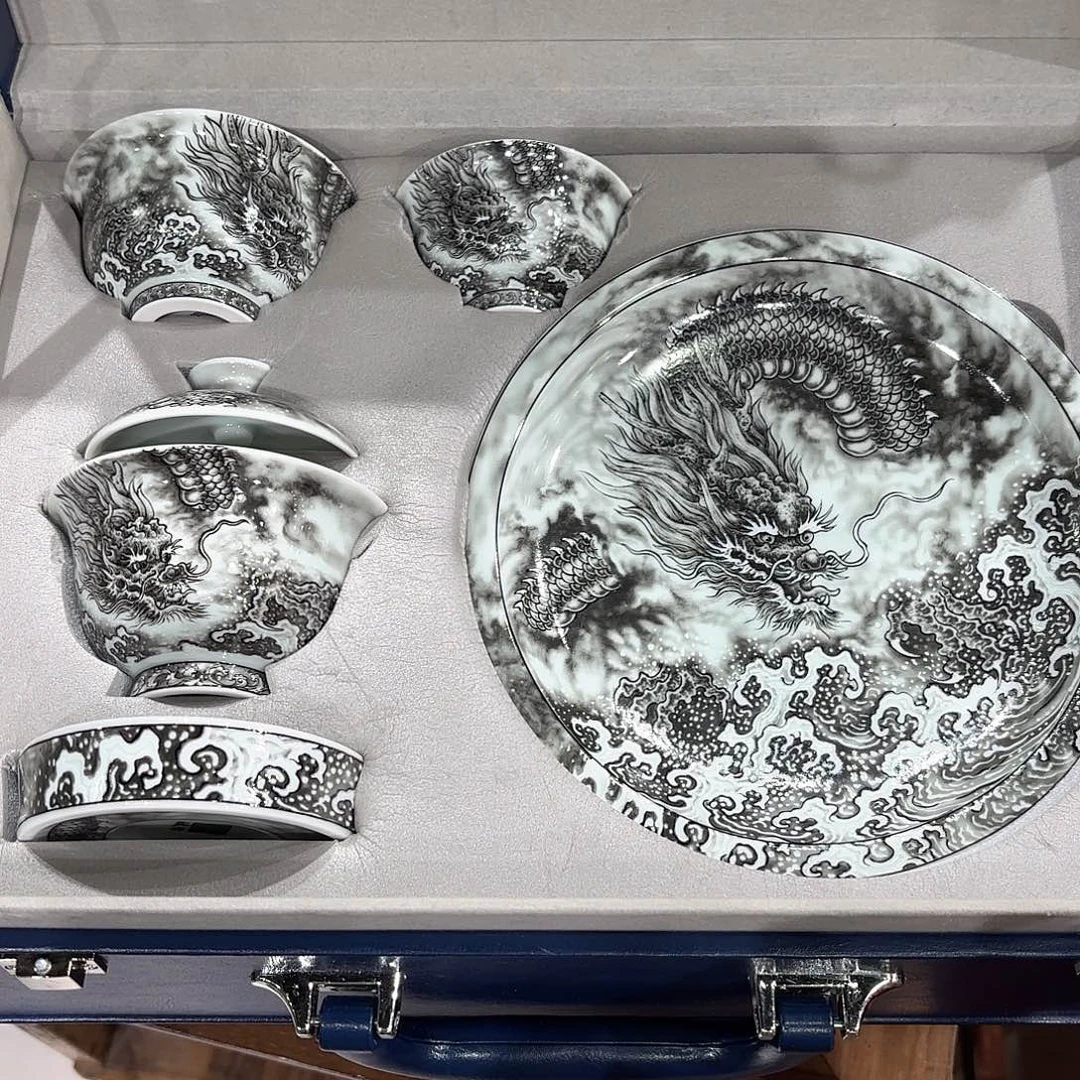 瓷片景德镇瓷器精品陈列