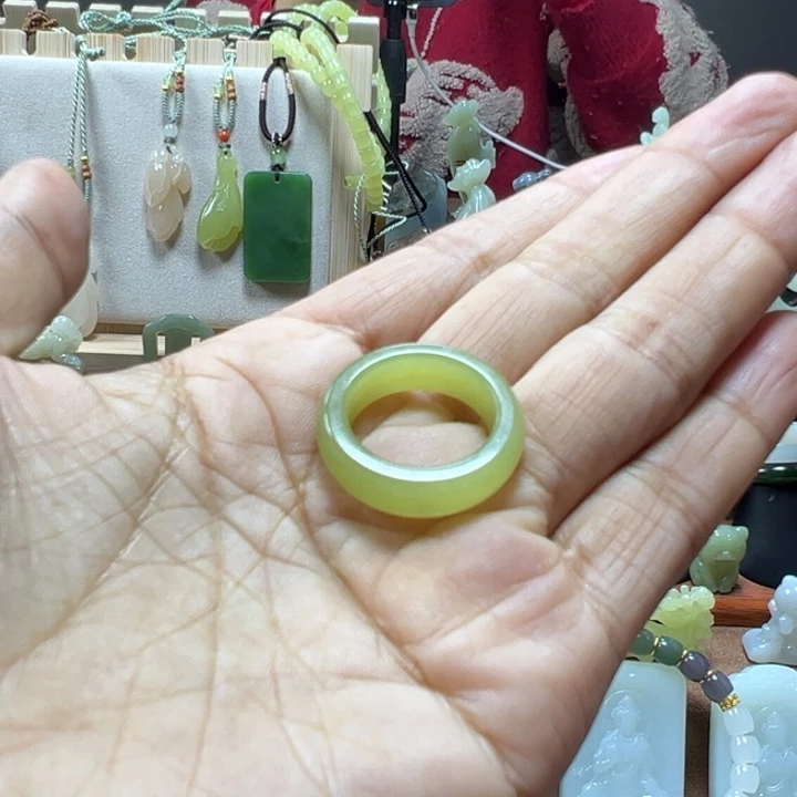 颈饰未镶嵌和田玉月**姐