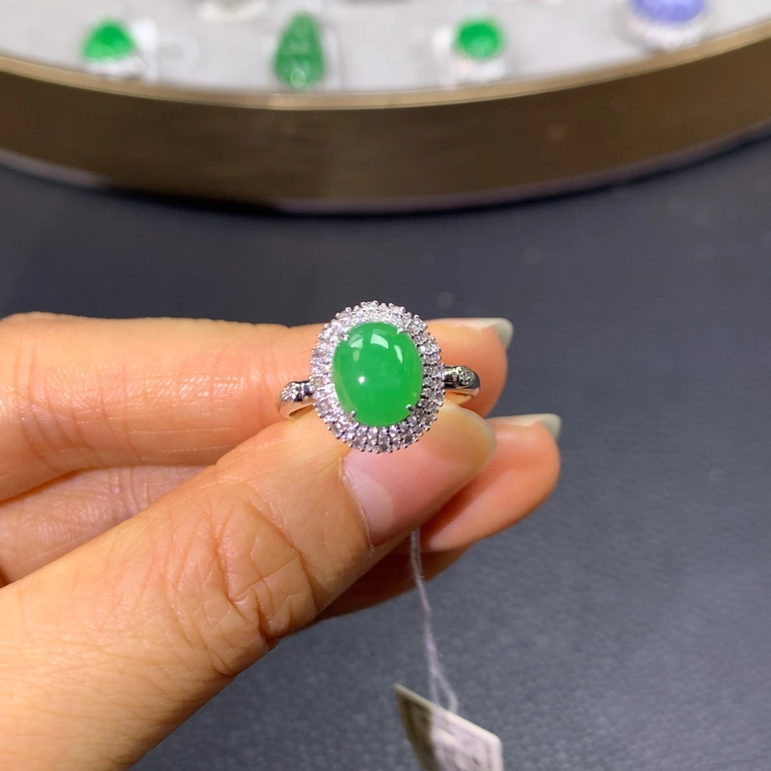 翡翠戒指18K金镶嵌翡翠