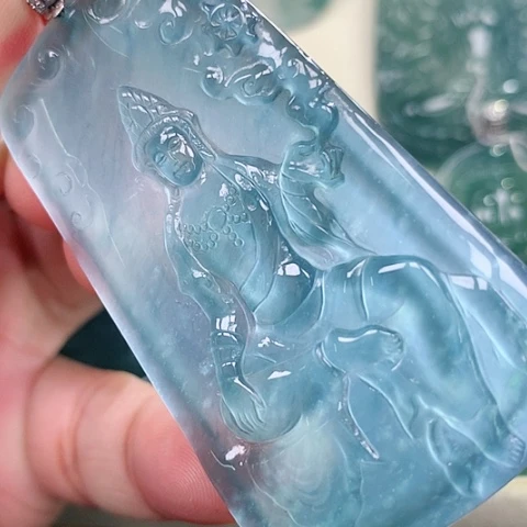 【闪购商品】颈饰18K金镶嵌翡翠