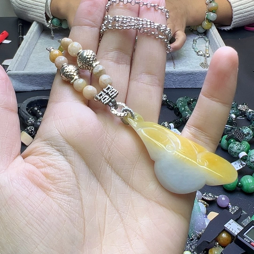 翡翠未镶嵌颈饰99