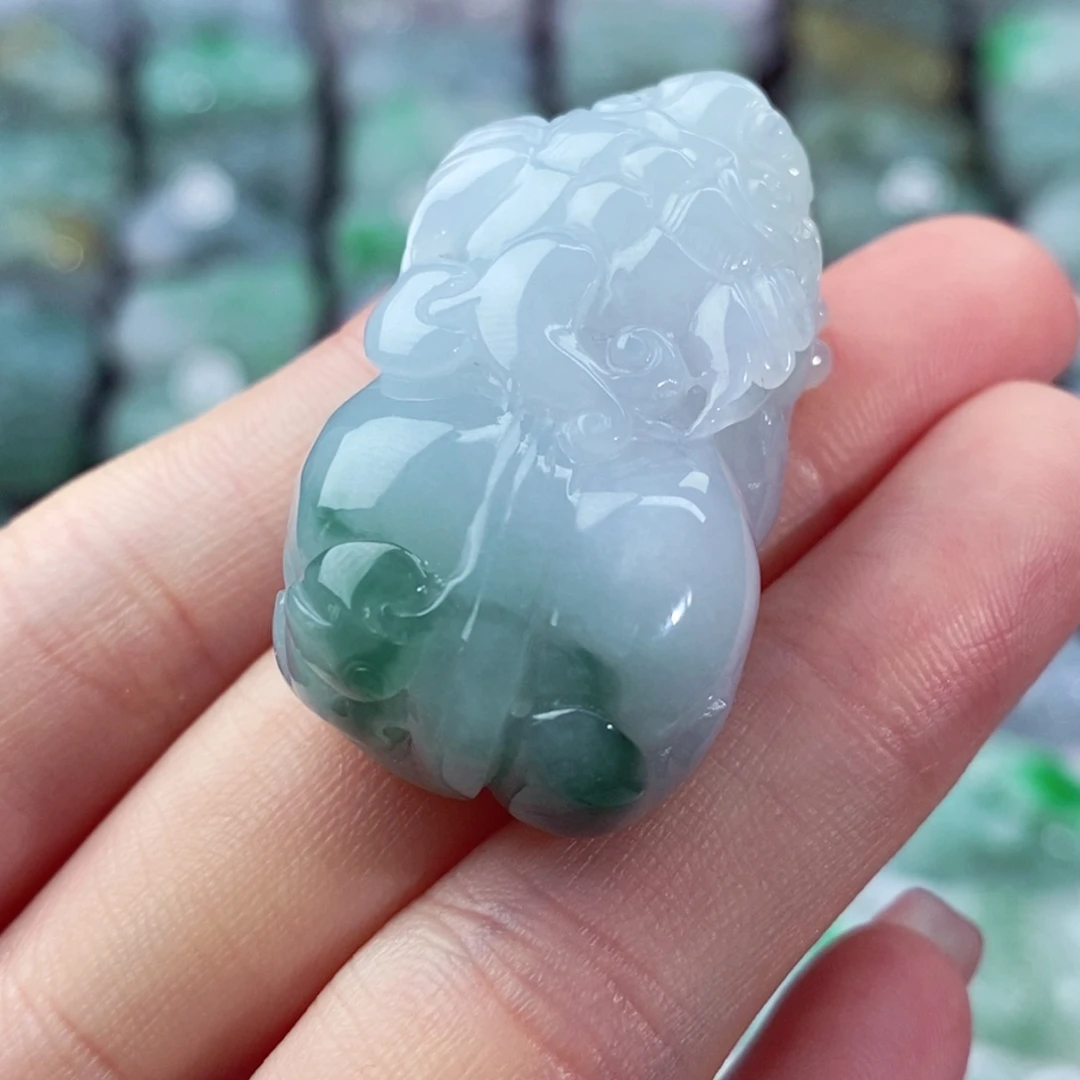 颈饰未镶嵌翡翠天然