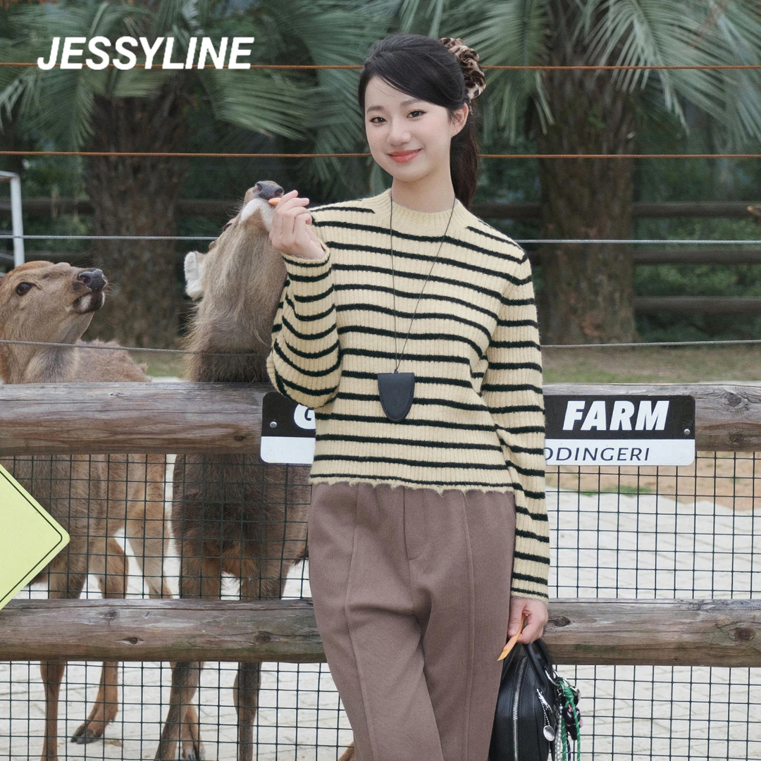 jessyline冬季新款女装 杰茜莱条纹短款针织毛衫女 443104071