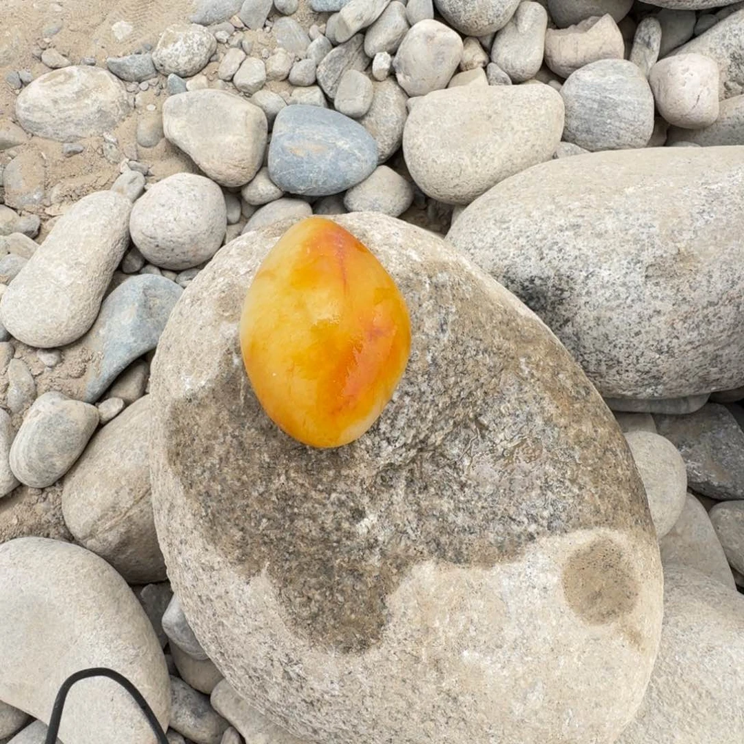 精品无镶嵌小吊坠