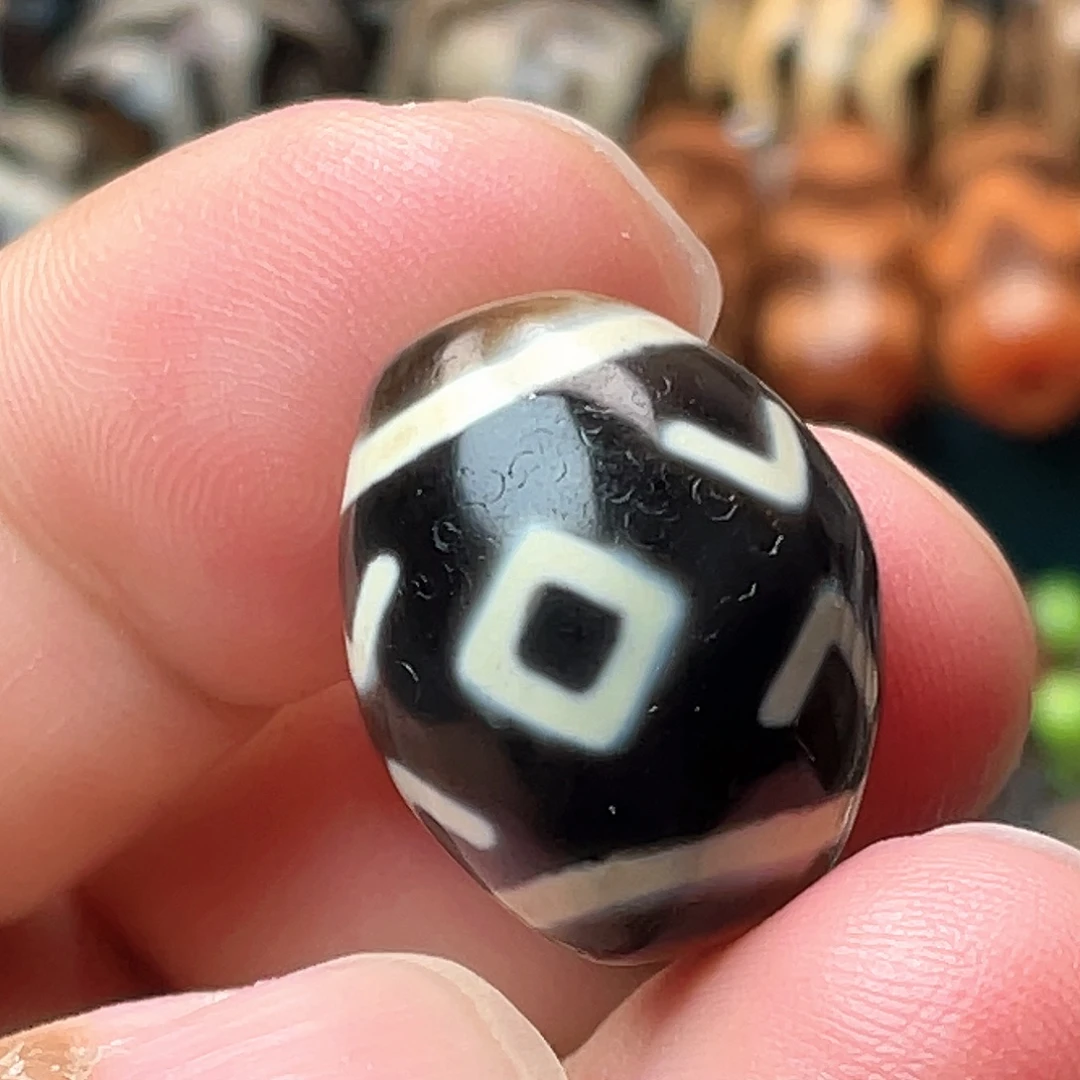 玛瑙/玉髓未镶嵌颈饰聚缘金刚三