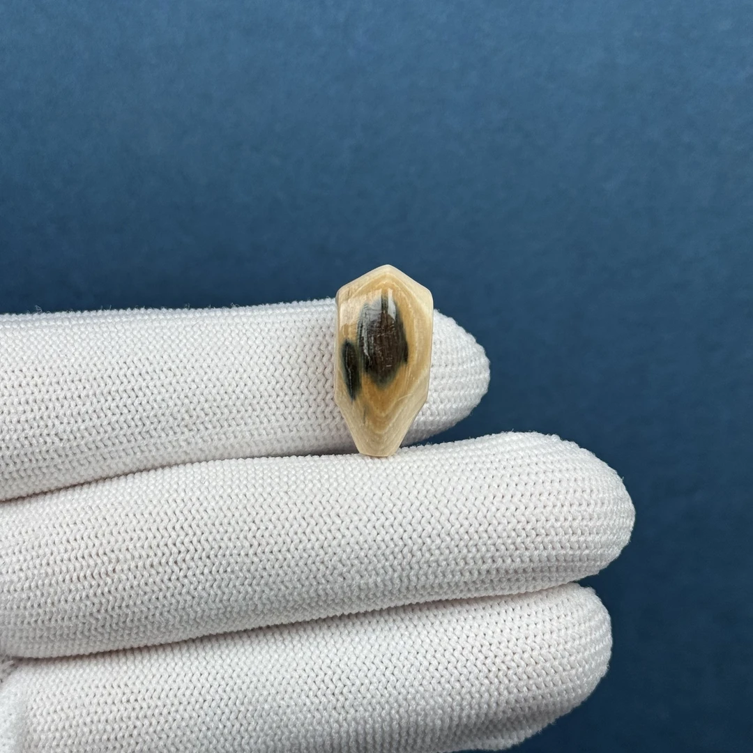 D70-06天然猛犸牙 咖料蓝眼睛三通10.3*20.7mm支持复检假一罚十