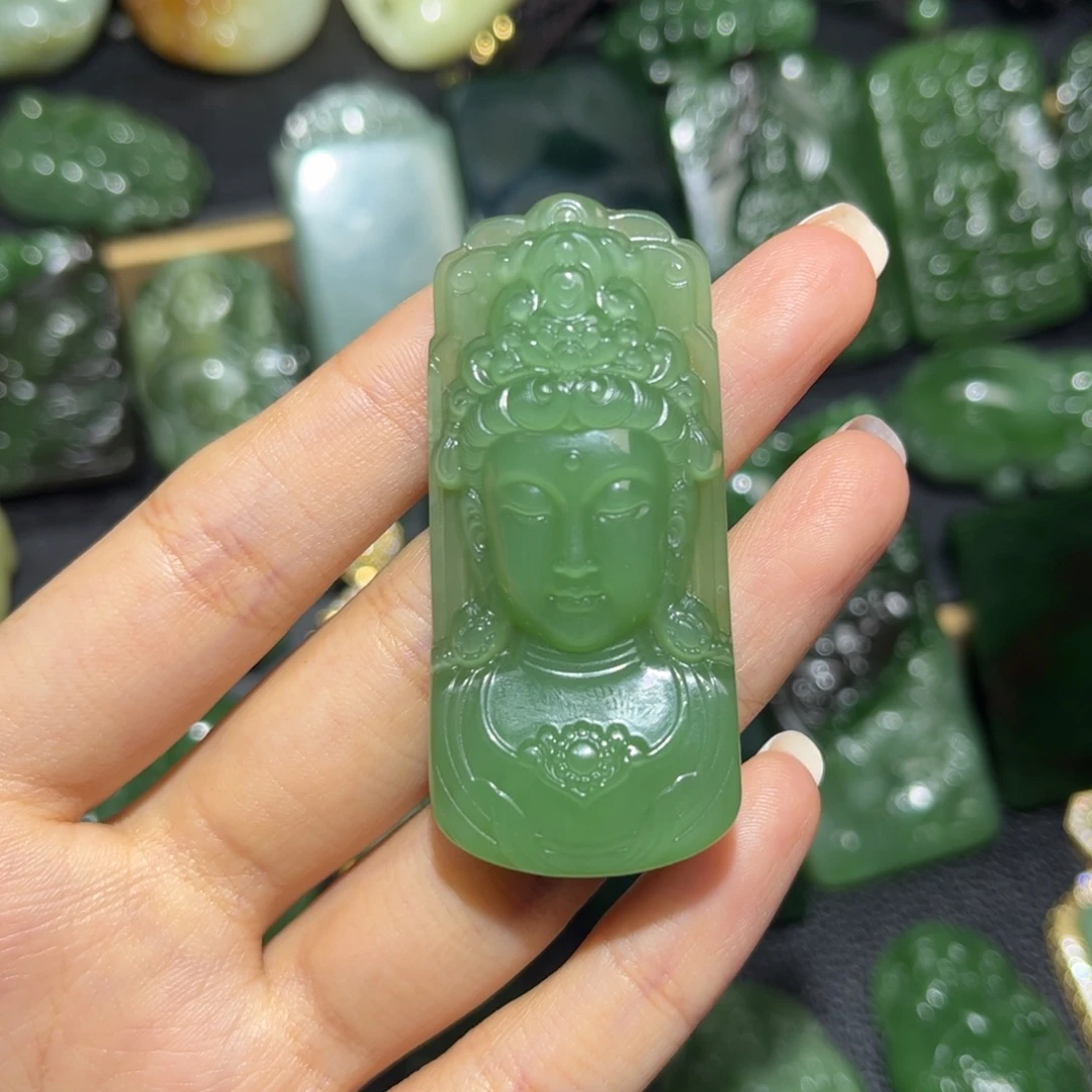 郭***灿和田玉未镶嵌颈饰