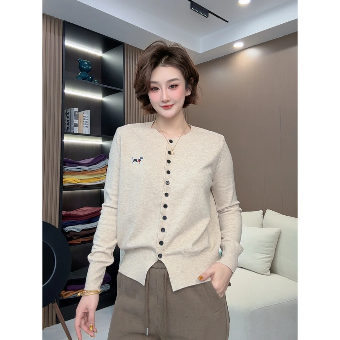 秋冬常规商务通勤毛针织衫宽松女装女针织毛衫短款