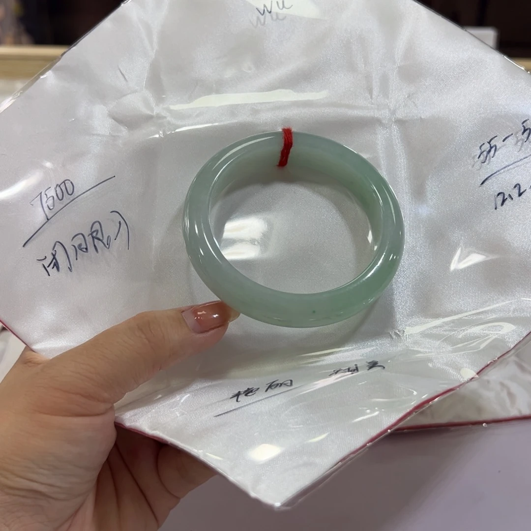翡翠手镯未镶嵌W****s手镯