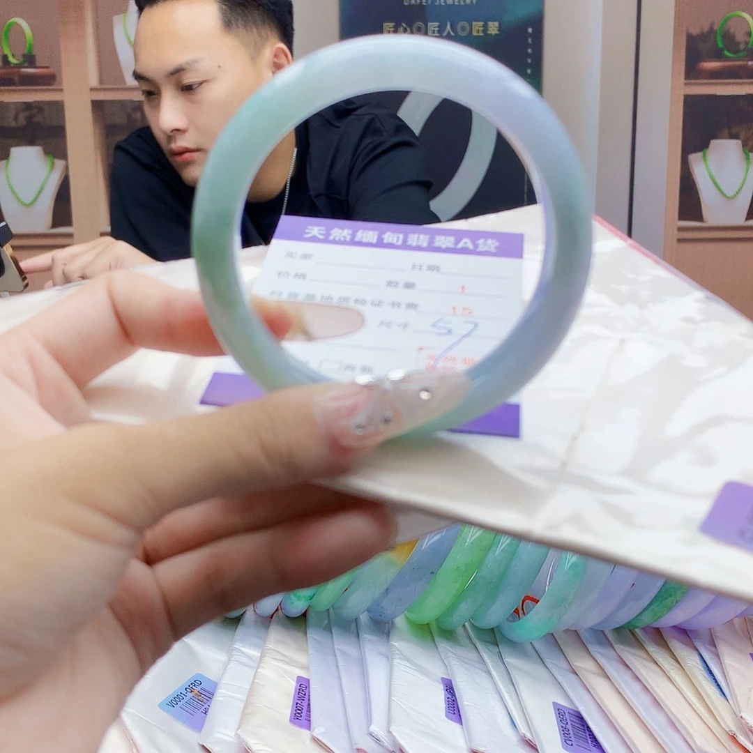 翡翠手镯未镶嵌6678889999999999