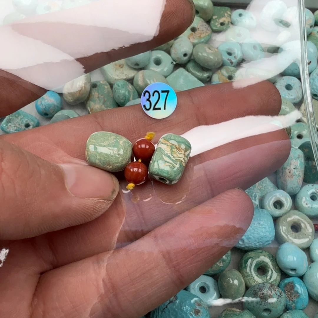 南红玛瑙未镶嵌珠宝奇石