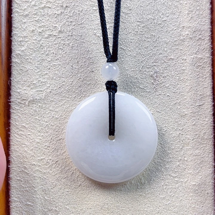 翡翠未镶嵌颈饰孤品