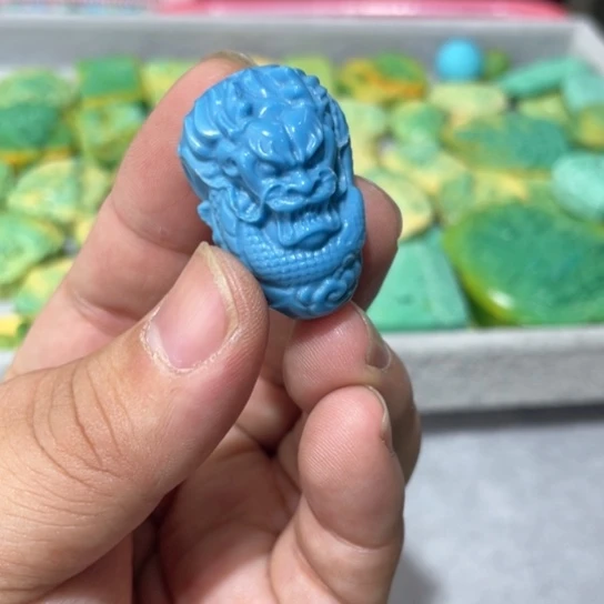 高瓷雕刻精品精美