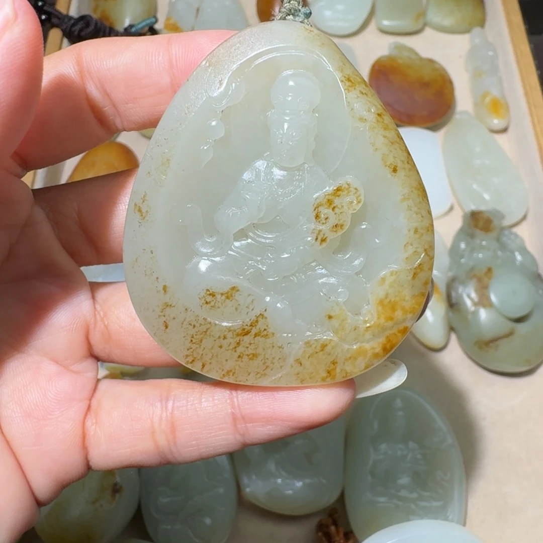 和田玉未镶嵌颈饰
