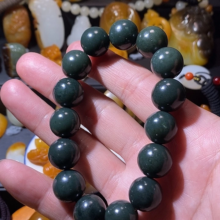 空***后和田玉未镶嵌颈饰