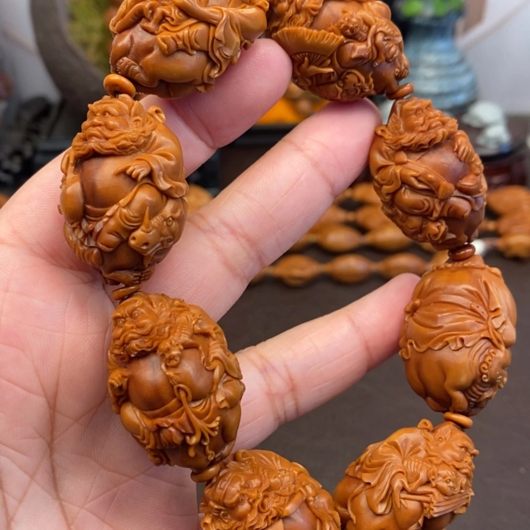 【闪购商品】橄榄核吊坠骑兽钟馗