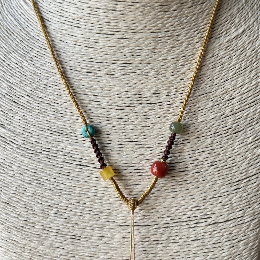 纯手工编织  挂坠绳 绳子粗2-2.5毫米卡其色 扣子款 调拉款