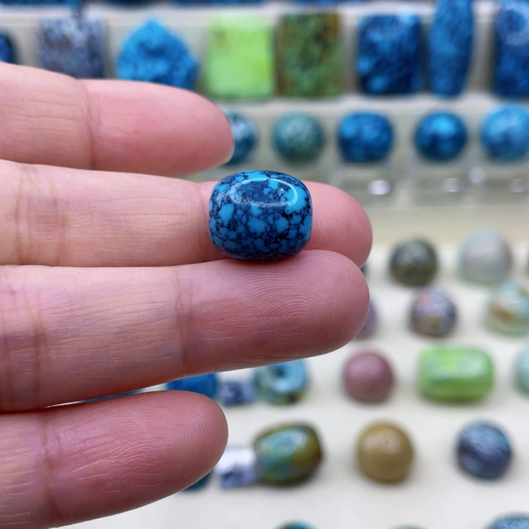 未镶嵌绿松石颈饰