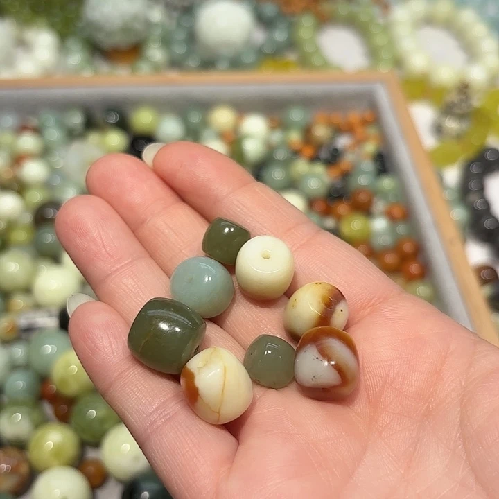 蛇纹石玉未镶嵌手串?****