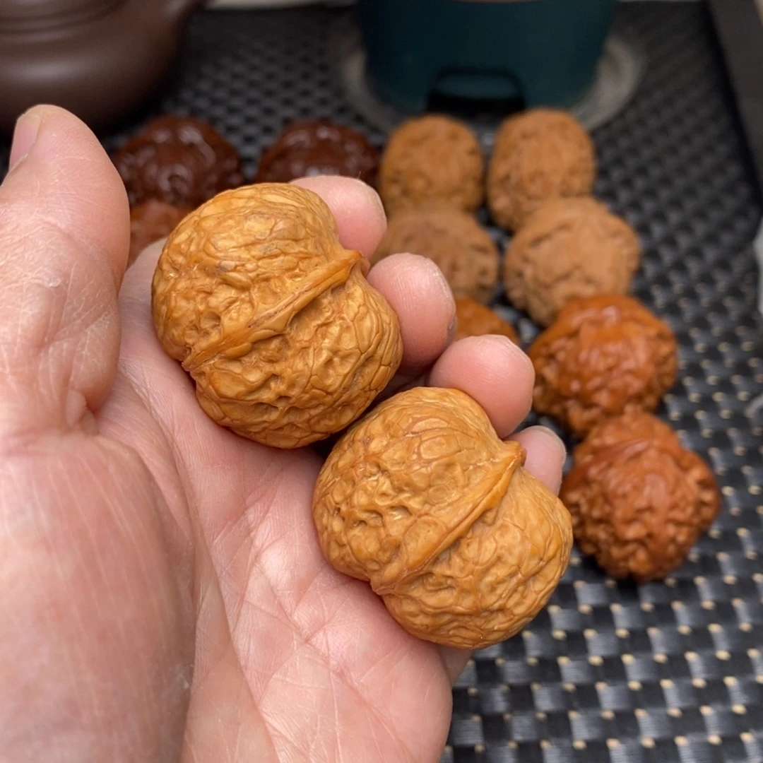 文玩核桃把件铁元宝