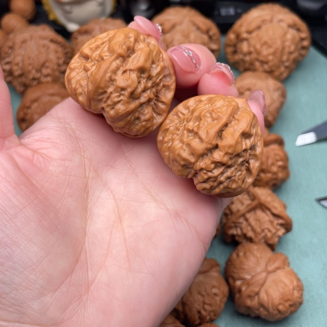 文玩核桃把件全品四开背三角蛙36.8