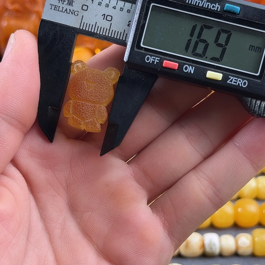 蜜蜡未镶嵌珠宝奇石